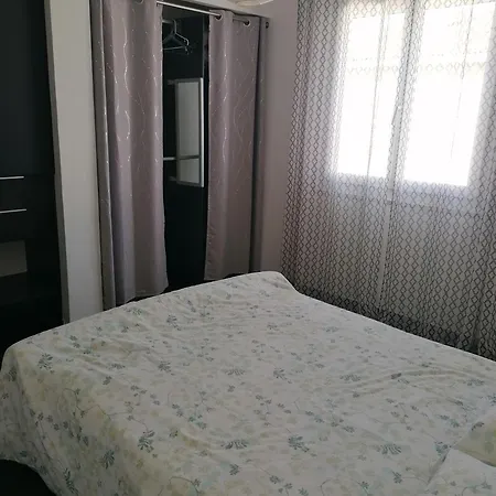 Dans Maison Catalane A * Bages (Pyrenees-Orientales)