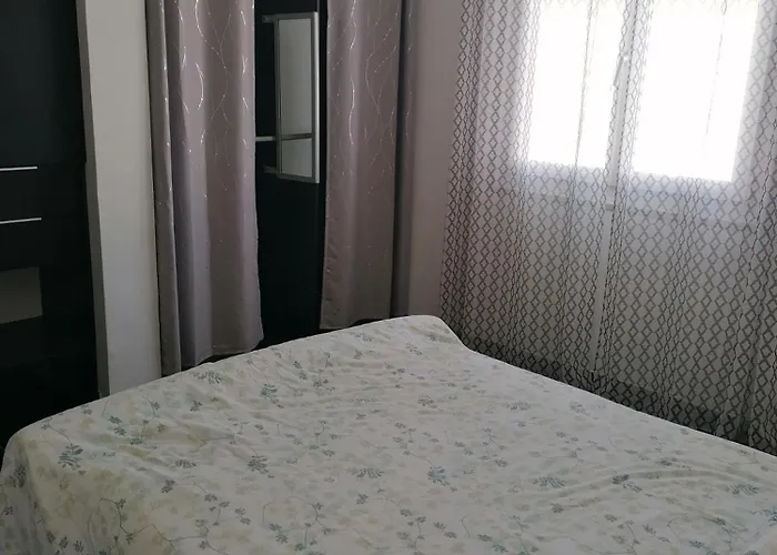 Dans Maison Catalane A Bages * Bages (Pyrenees-Orientales)