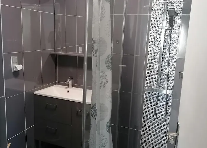 Dans Maison Catalane A Bages Bages (Pyrenees-Orientales)